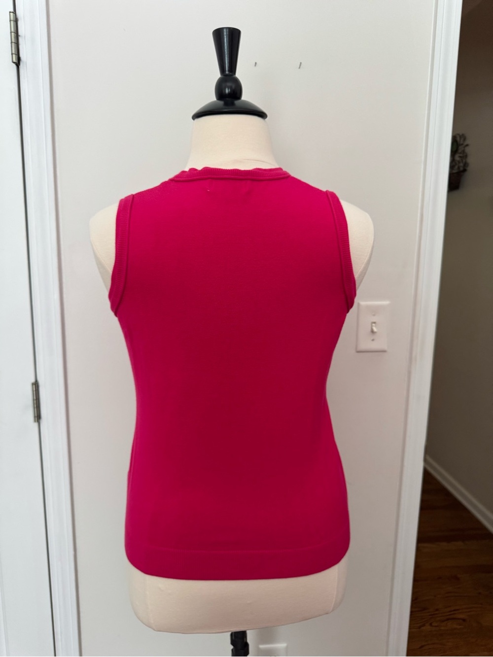 Calvin Klein Hot Pink Ribbed Crewneck Tank - Picture 6 of 7